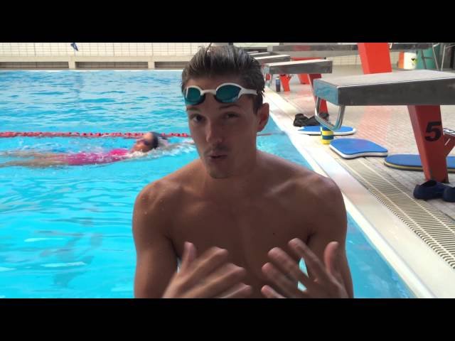 Technikübung zum Kraulschwimmen: Koordinationstraining durch Handicap