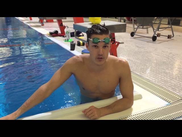 Kraulschwimmen mit hohem Ellbogen und Hand ausschütteln