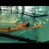 Rücken Wasserlage und Kopfhaltung verbessern - Becherschwimmen